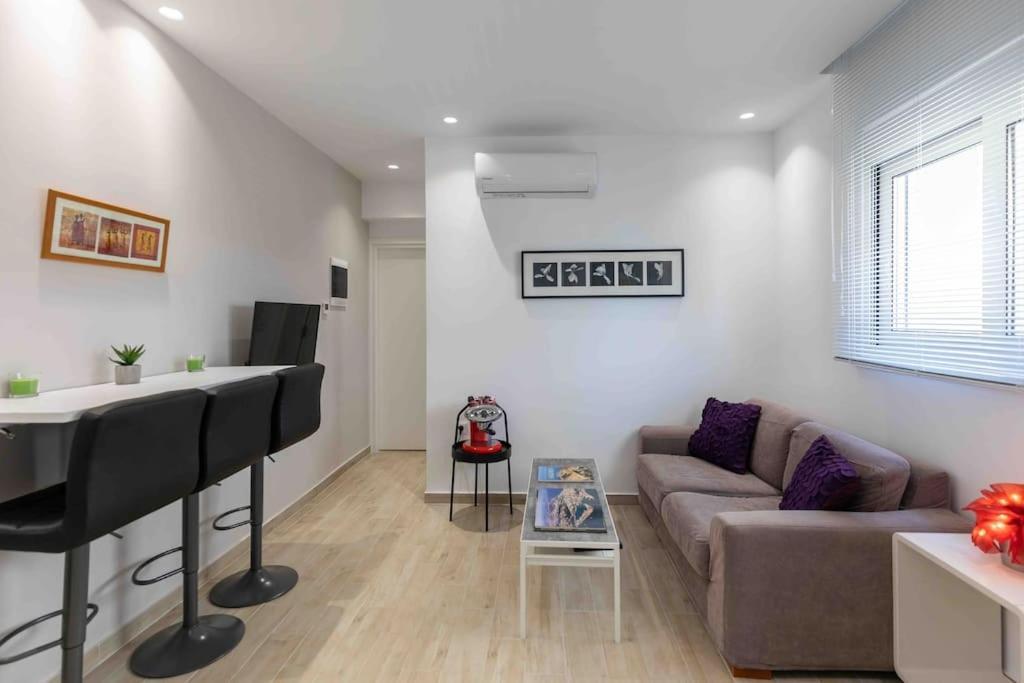 Luxury Cozy Appartment In The City Center Rhodes City ภายนอก รูปภาพ